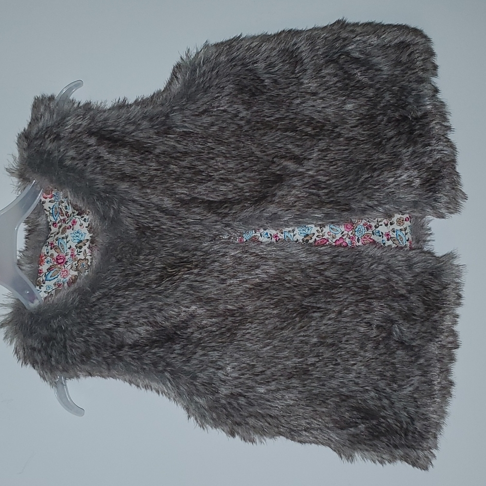 LITTLE GIRLS FAUX FUR SHELL VEST SIZE 4